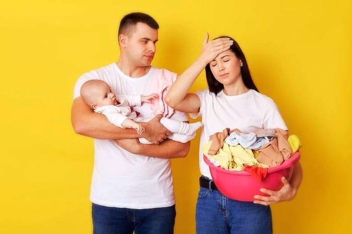 المشاكل الشائعة بين الأزواج بعد ولادة طفلهم