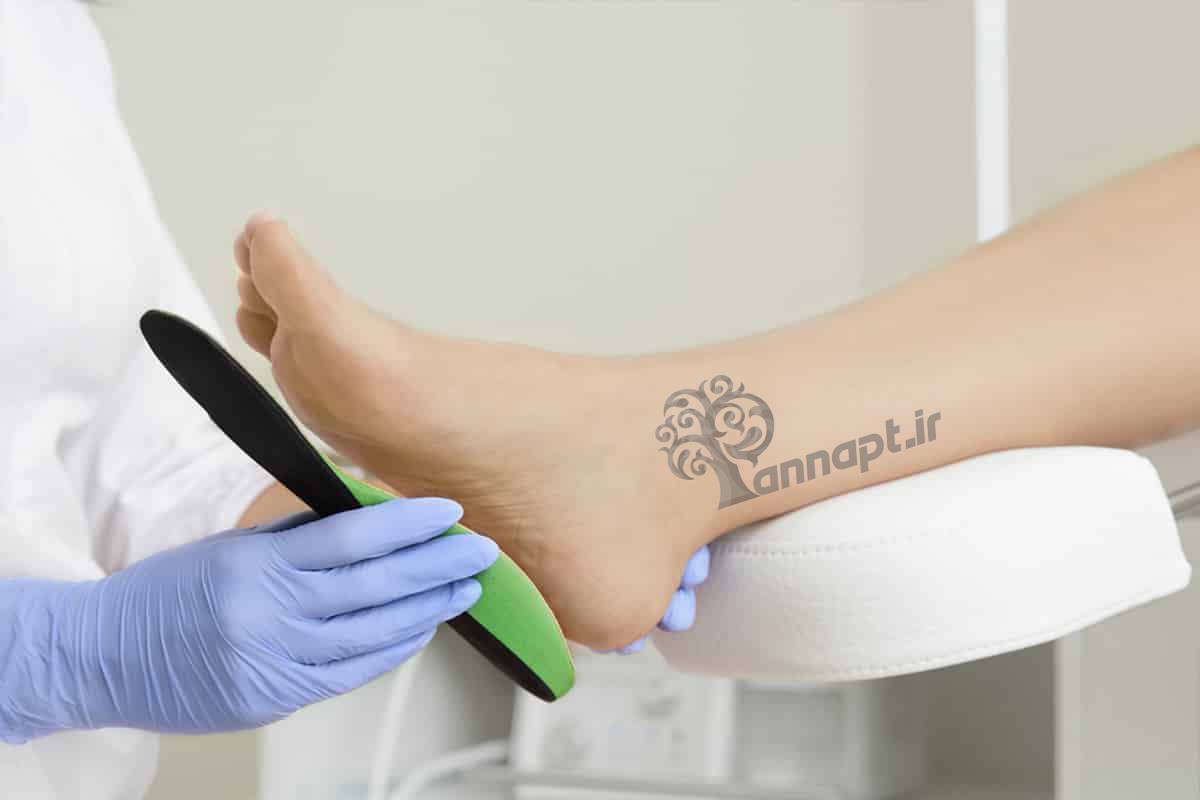 صناعة النعال والأحذية الطبية على أساس مسح النعل في مركز العلاج الطبيعي تحت إشراف أخصائي العلاج الطبيعي