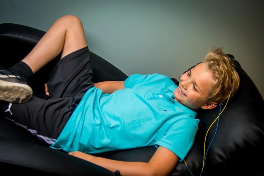 آرامش ذهن و افزایش تمرکز با روش درمانی نوروفیدبک در تهران