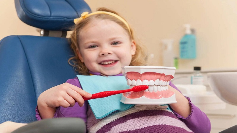 Discoloration of children's teeth; Causes and treatment of yellow or black teeth in children