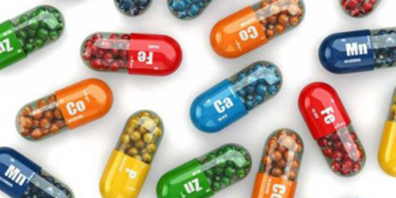 آیا مصرف مکمل های دارویی برای خانم ها ضروری است؟ | دکتر صدیقه آخان طبیب متخصص زنان و زایمان