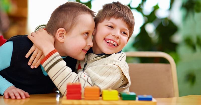 بهترین کاردرمانی و گفتار درمانی کودکان اوتیستیک تهران درمان تخصصی در مرکز صبا - کاردرمانی صبا