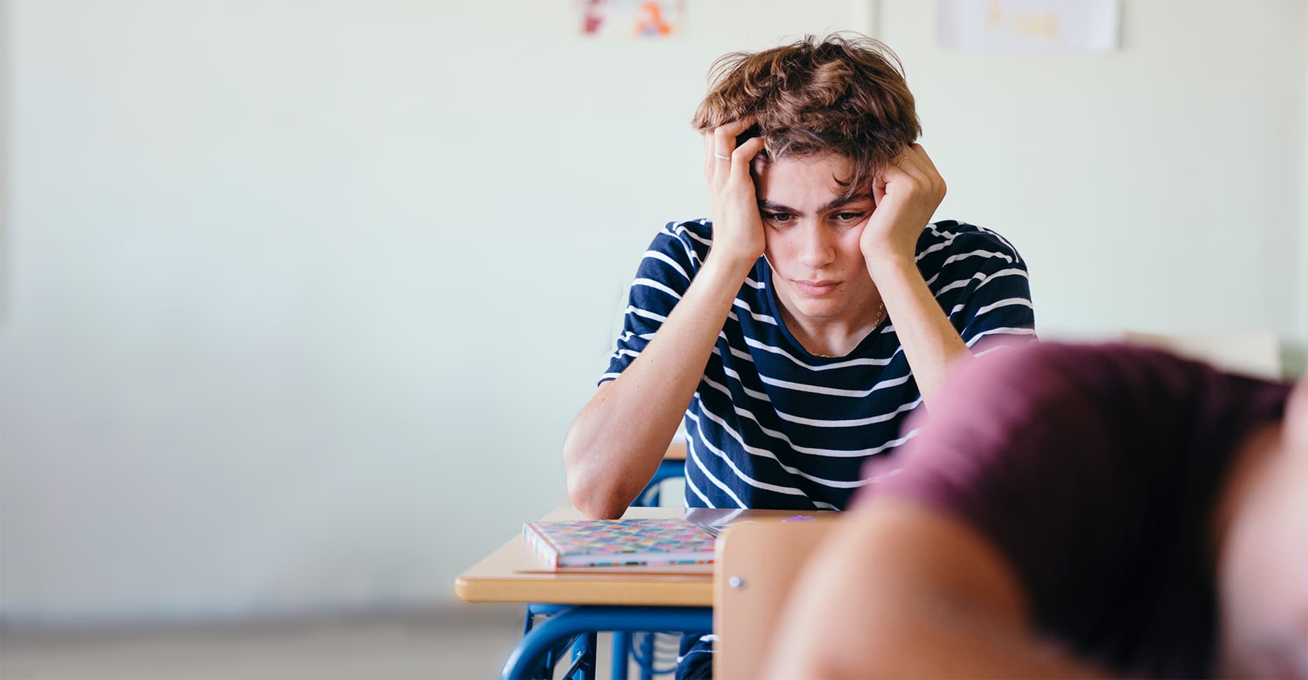 کمبود انگیزه در دانش‌آموزان: علل و راه‌حل‌ها - Aramesh Clinic | کلینیک آرامش