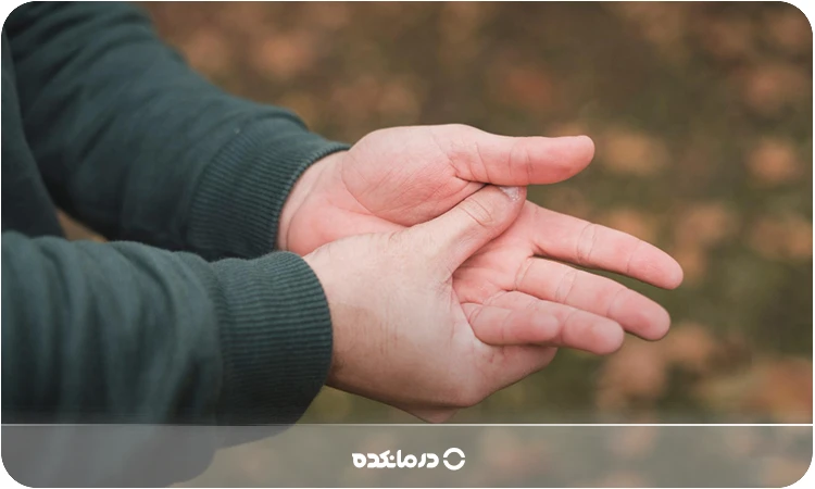 17 علت بی حسی انگشتان [راست، چپ و هنگام خواب]